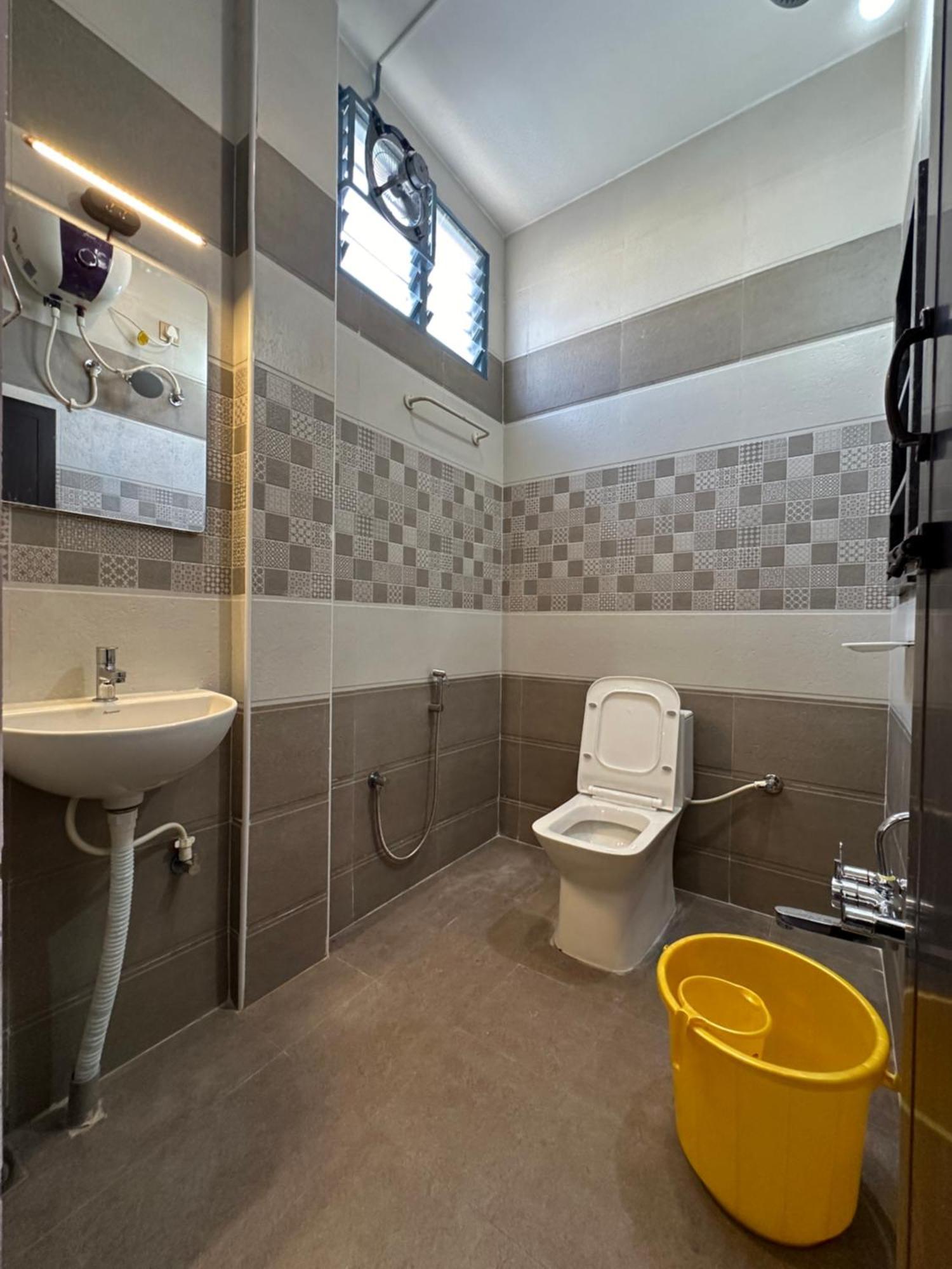 Om Lingeswaran Home Stay Tiruvannāmalai Extérieur photo