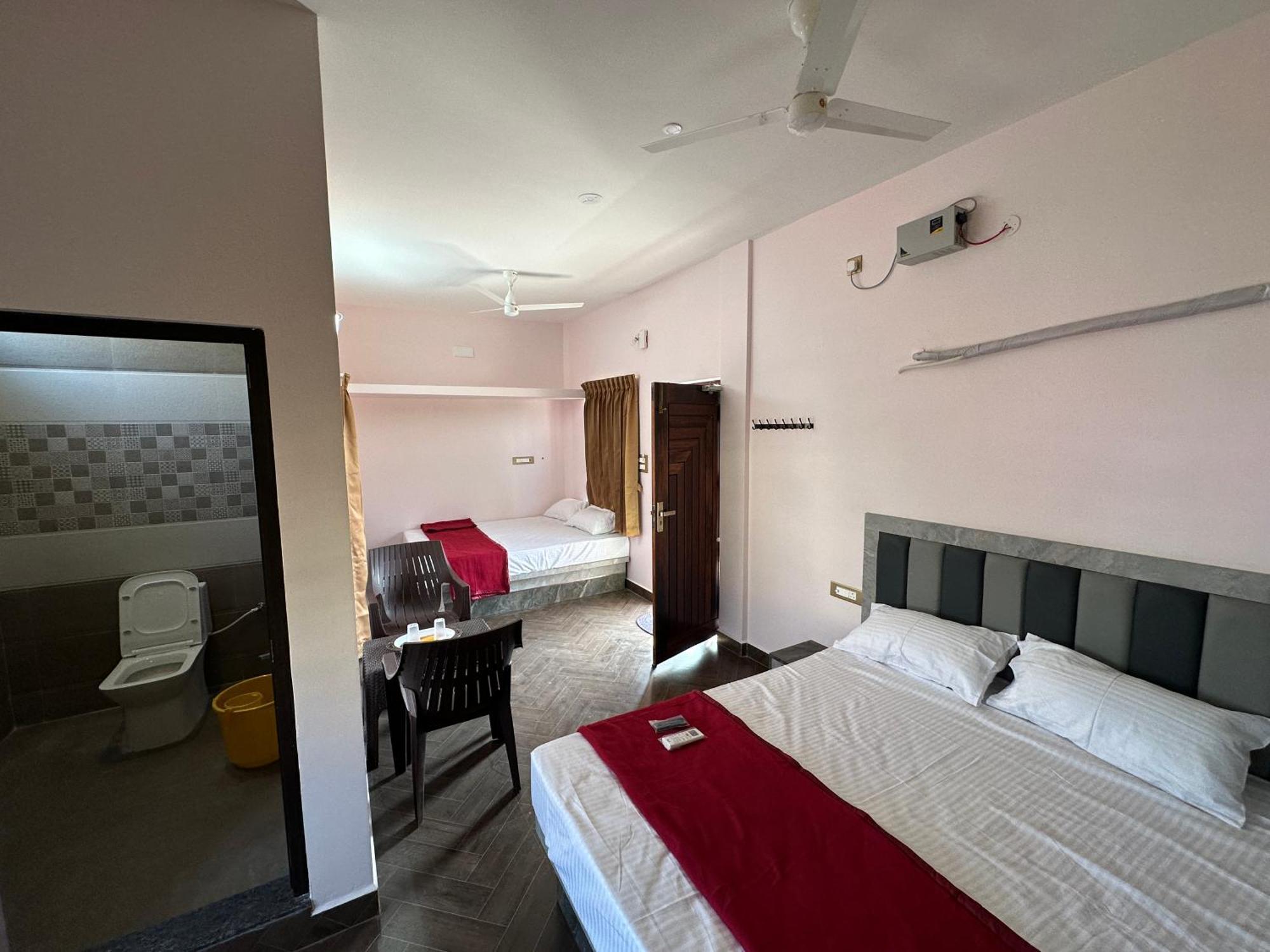 Om Lingeswaran Home Stay Tiruvannāmalai Extérieur photo
