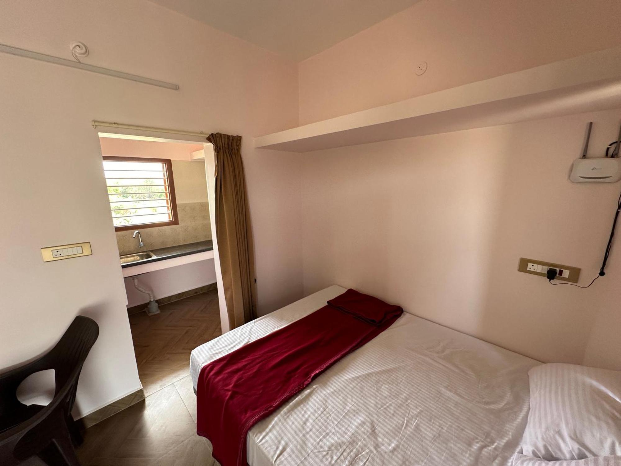 Om Lingeswaran Home Stay Tiruvannāmalai Extérieur photo