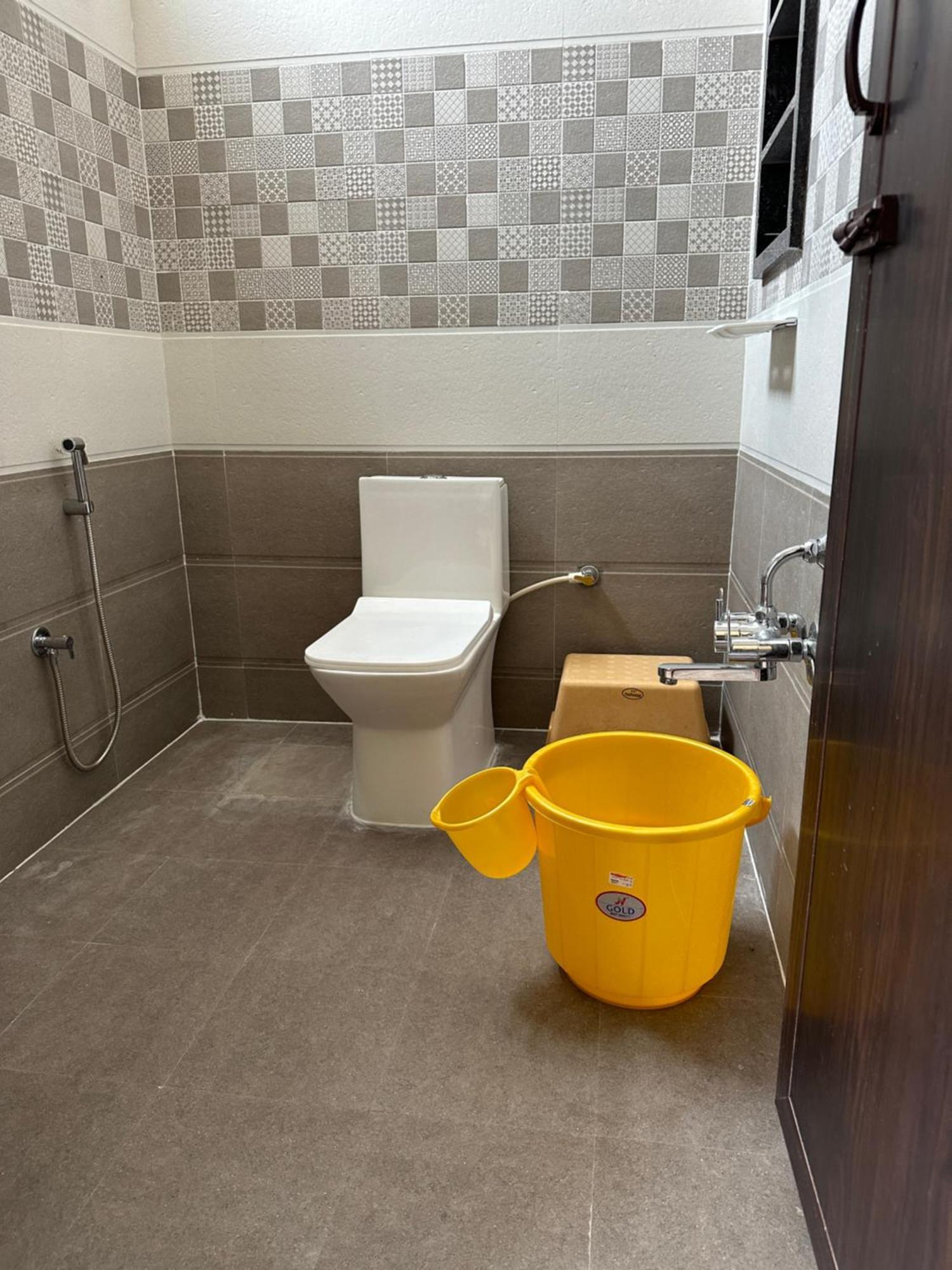 Om Lingeswaran Home Stay Tiruvannāmalai Extérieur photo