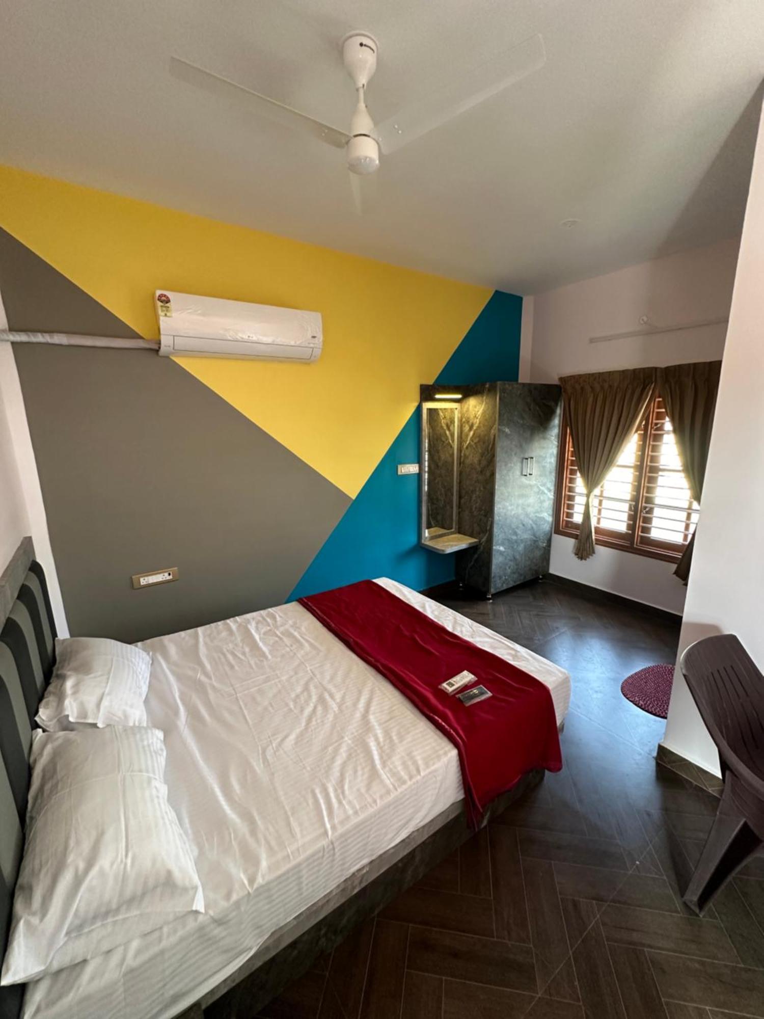 Om Lingeswaran Home Stay Tiruvannāmalai Extérieur photo
