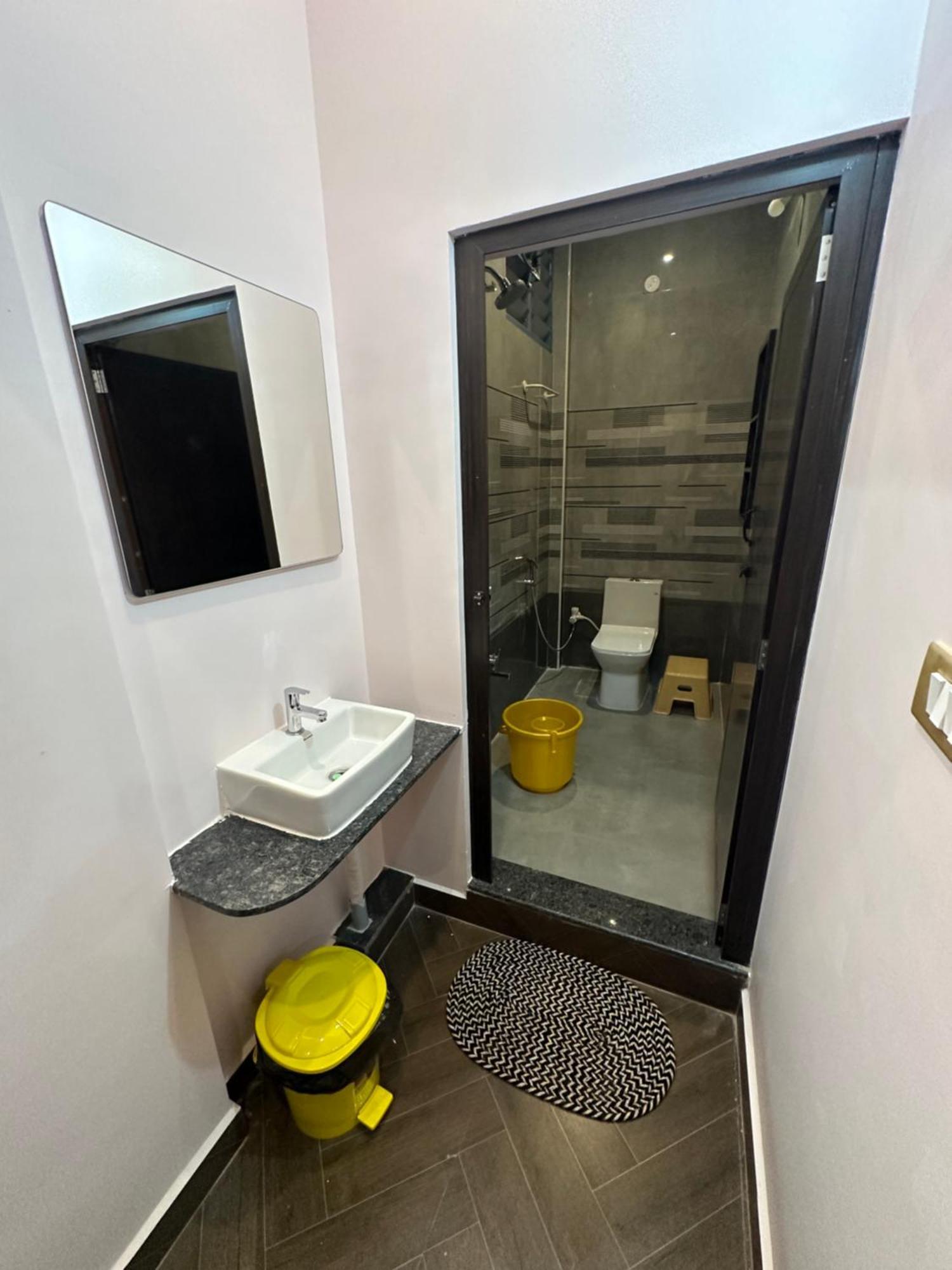 Om Lingeswaran Home Stay Tiruvannāmalai Extérieur photo