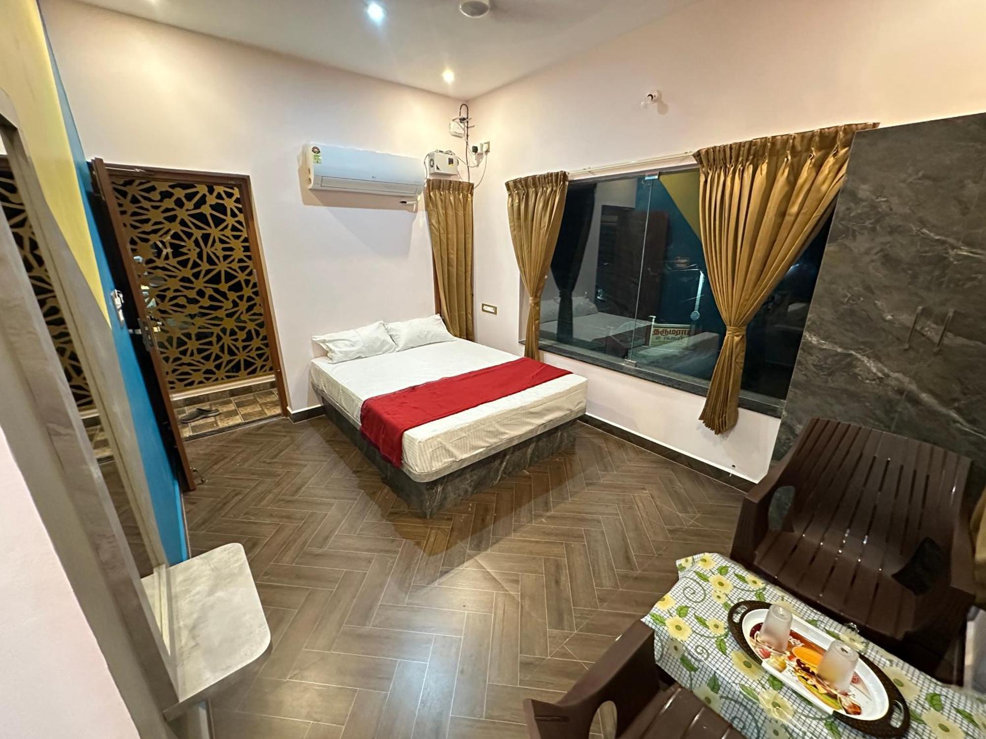 Om Lingeswaran Home Stay Tiruvannāmalai Extérieur photo