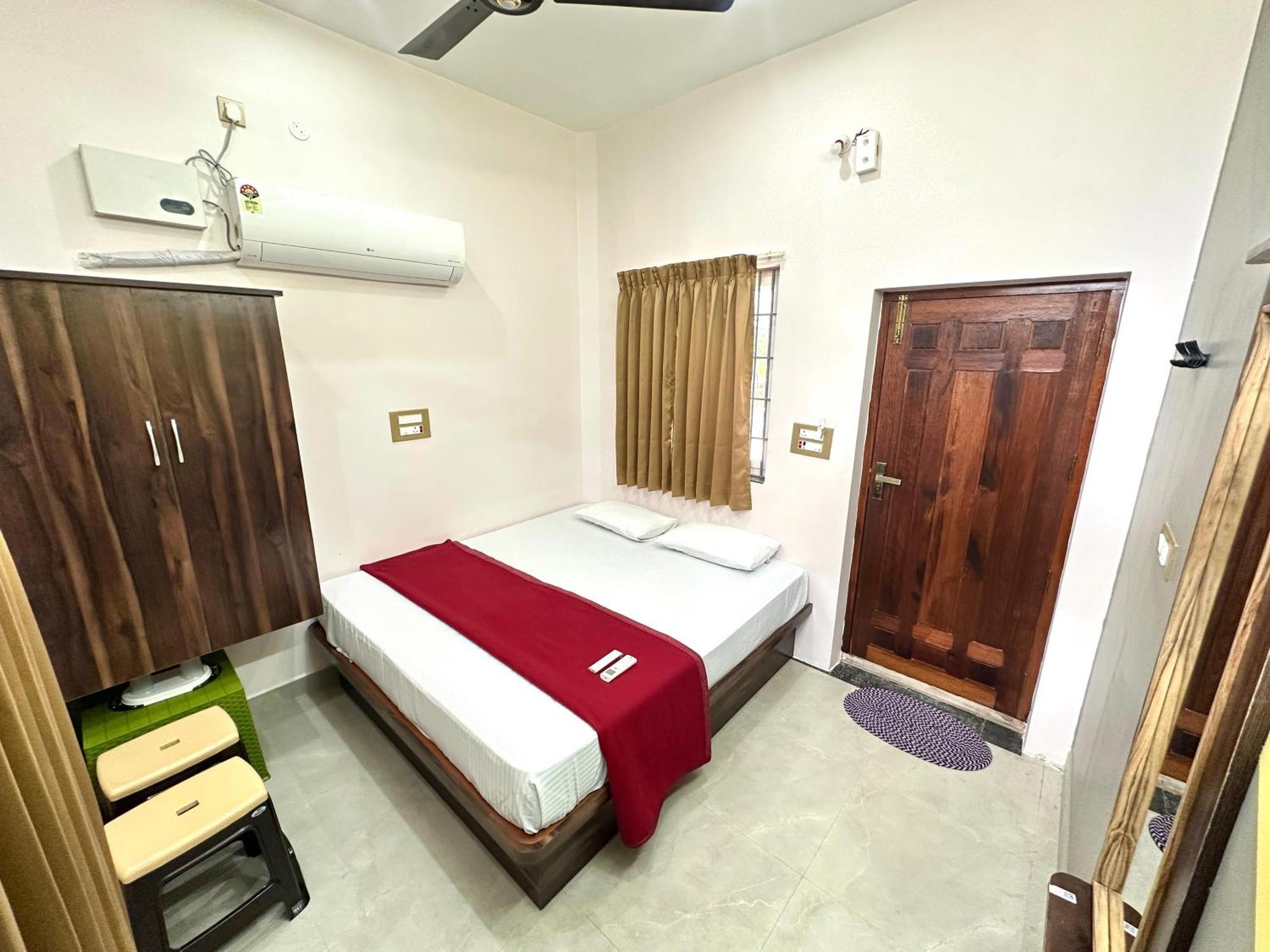 Om Lingeswaran Home Stay Tiruvannāmalai Extérieur photo