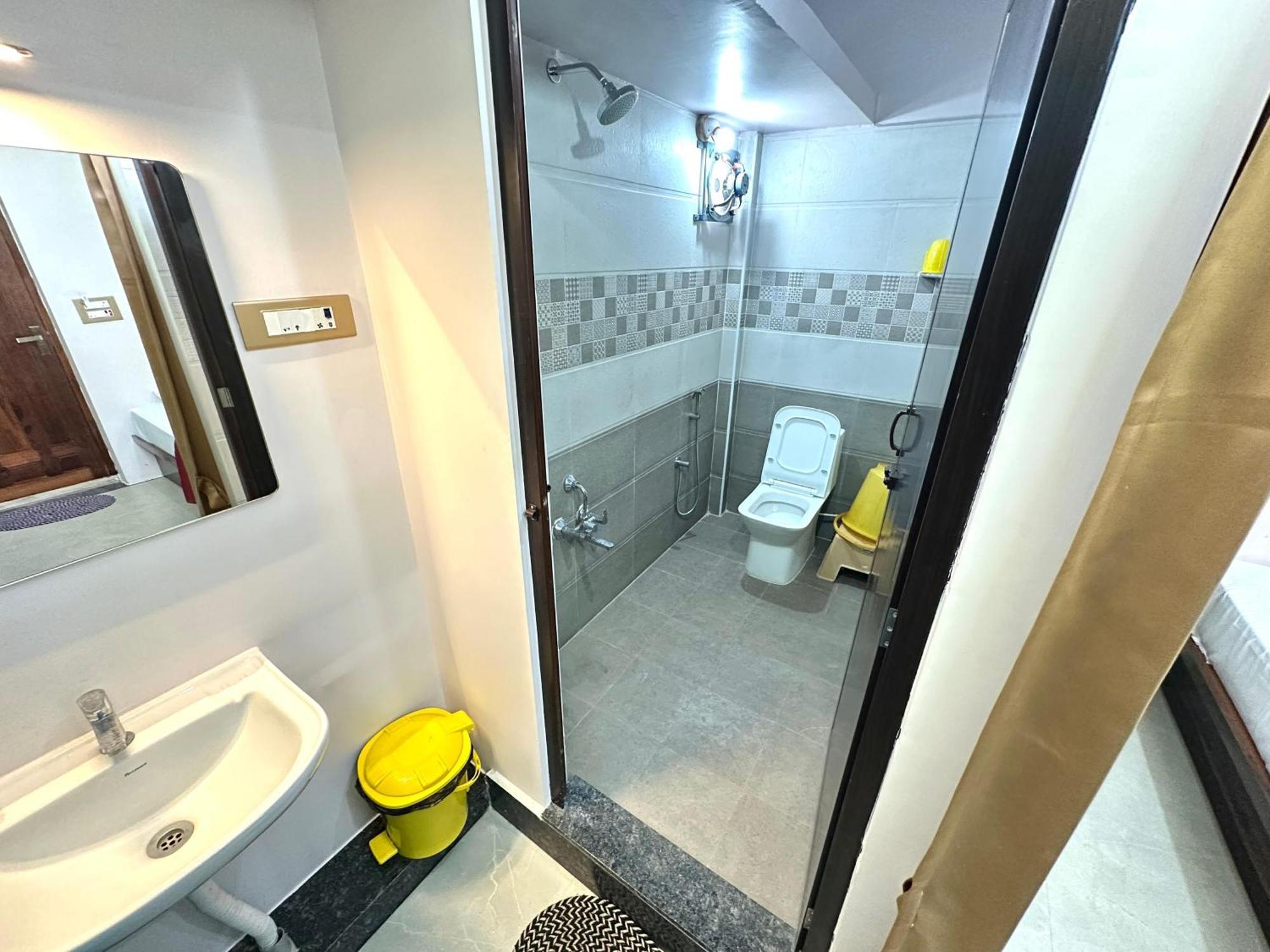 Om Lingeswaran Home Stay Tiruvannāmalai Extérieur photo